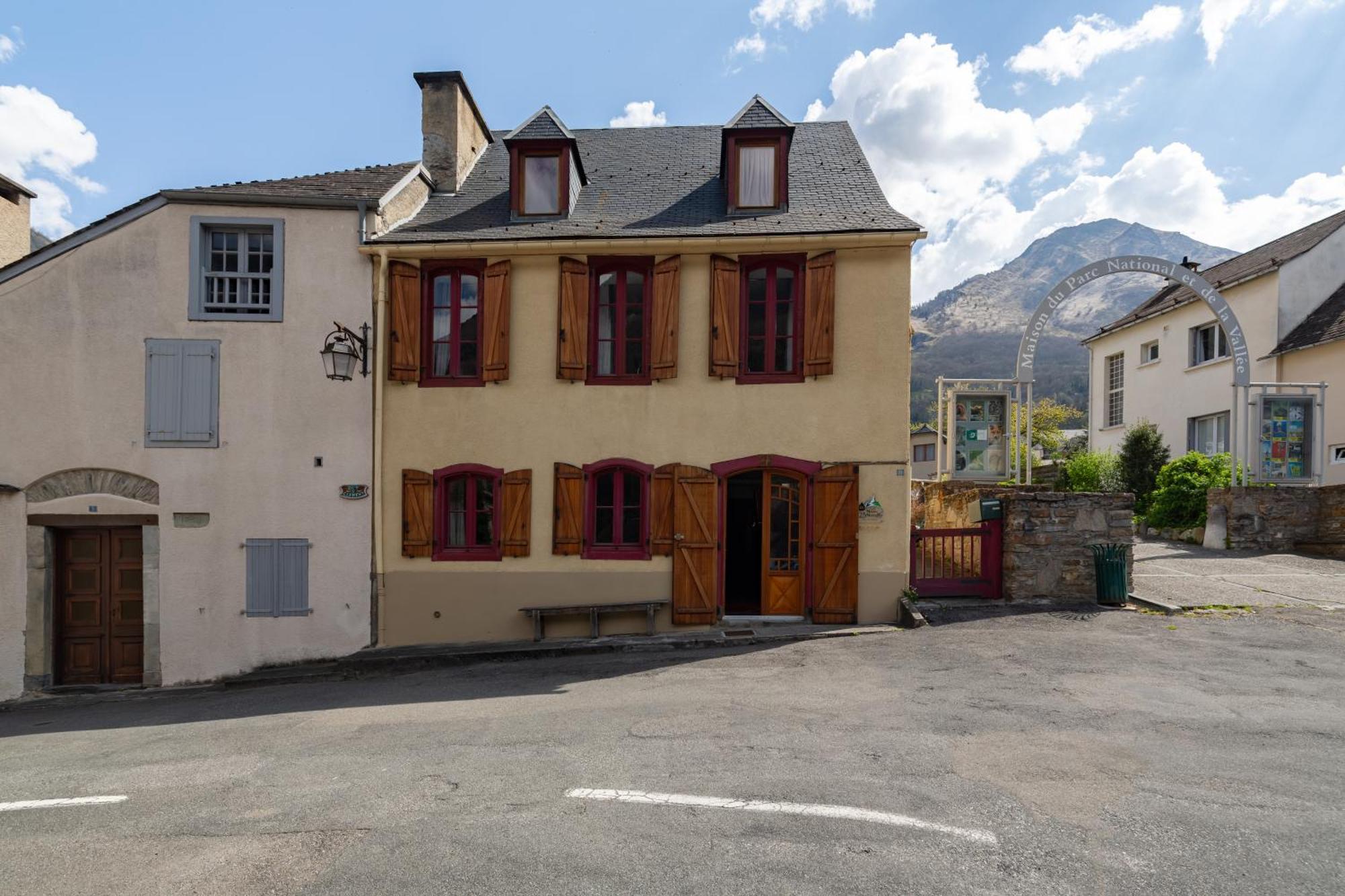 La Petite Maison Des Montagnes Luz-Saint-Sauveur Bagian luar foto