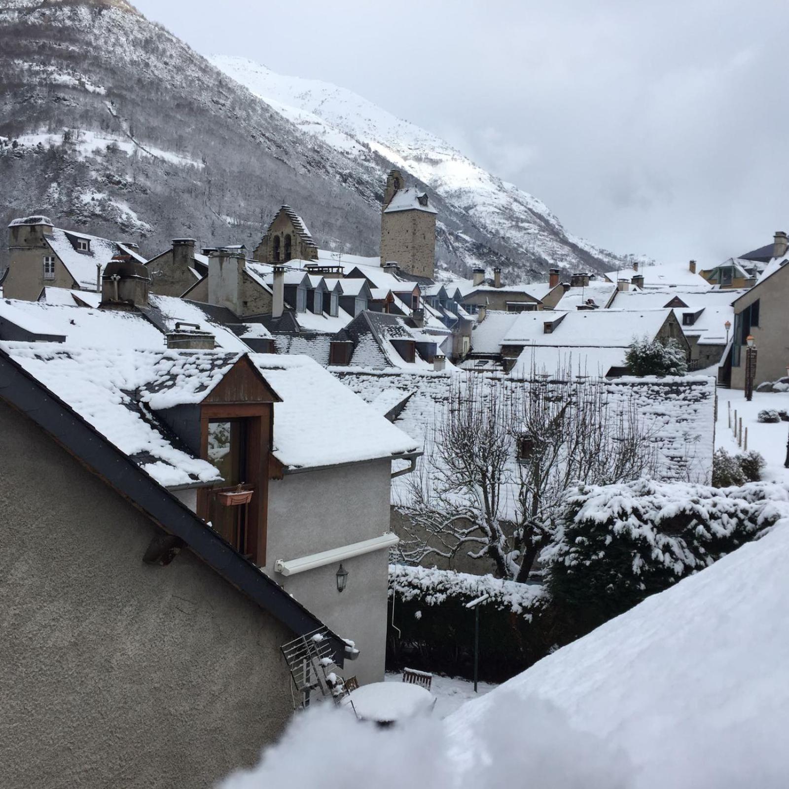 La Petite Maison Des Montagnes Luz-Saint-Sauveur Bagian luar foto