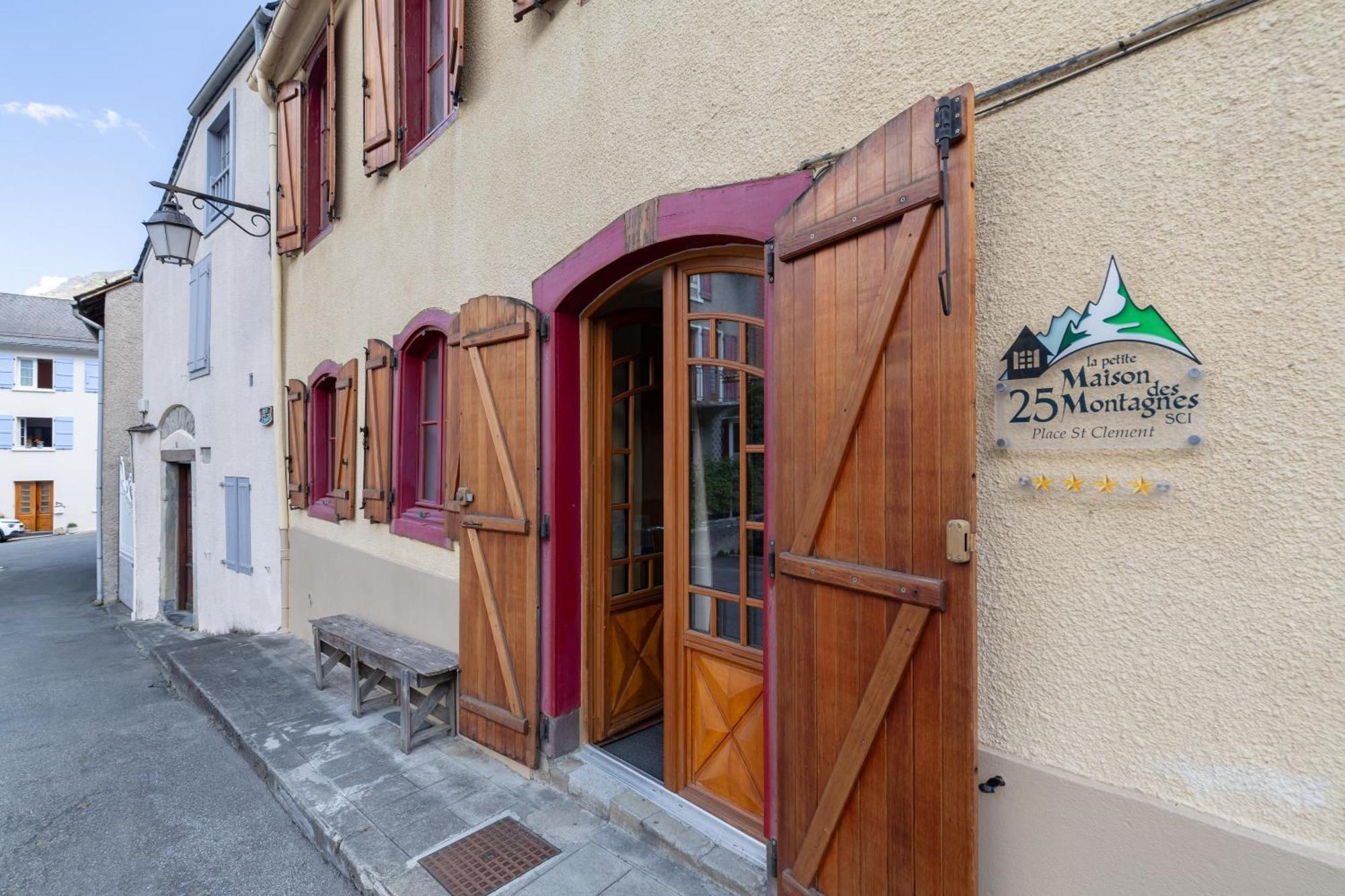 La Petite Maison Des Montagnes Luz-Saint-Sauveur Bagian luar foto