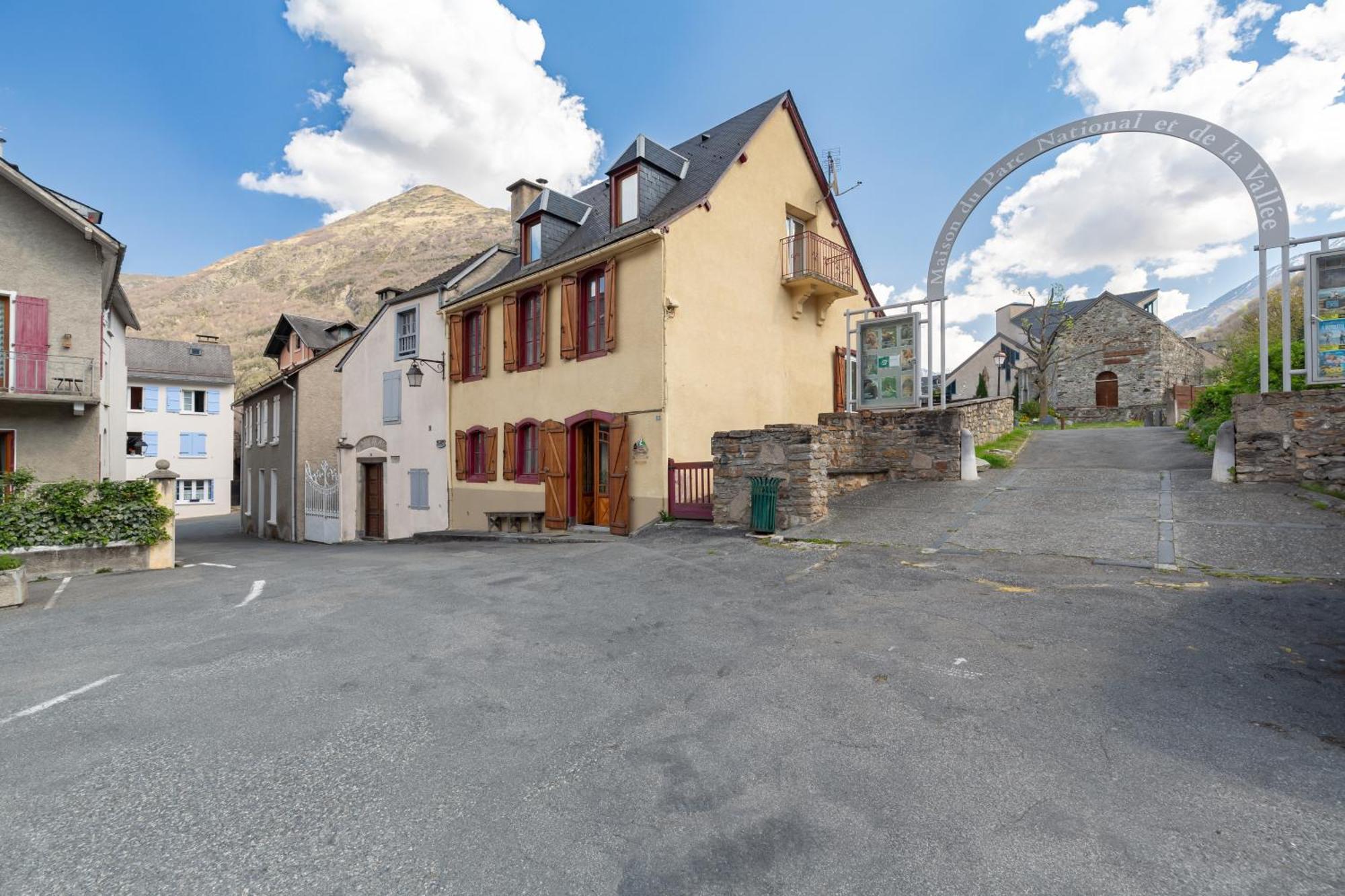 La Petite Maison Des Montagnes Luz-Saint-Sauveur Bagian luar foto